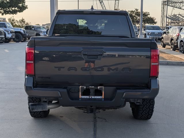 Used 2025 Toyota Tacoma TRD Sport AWD/4WD image 7