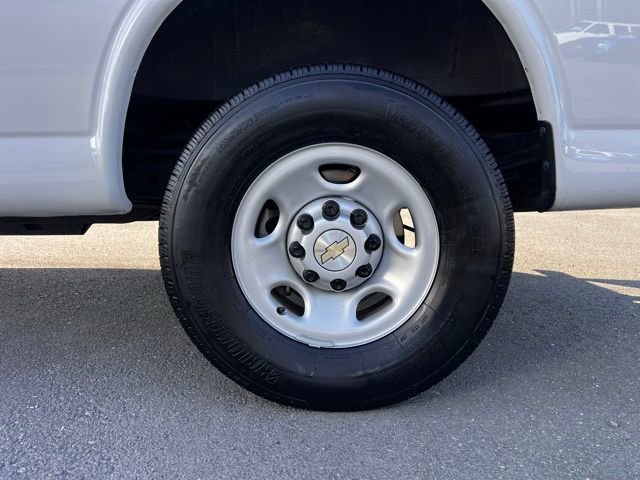 Used 2024 Chevrolet Express 2500 w/ Driver Convenience Package image 9