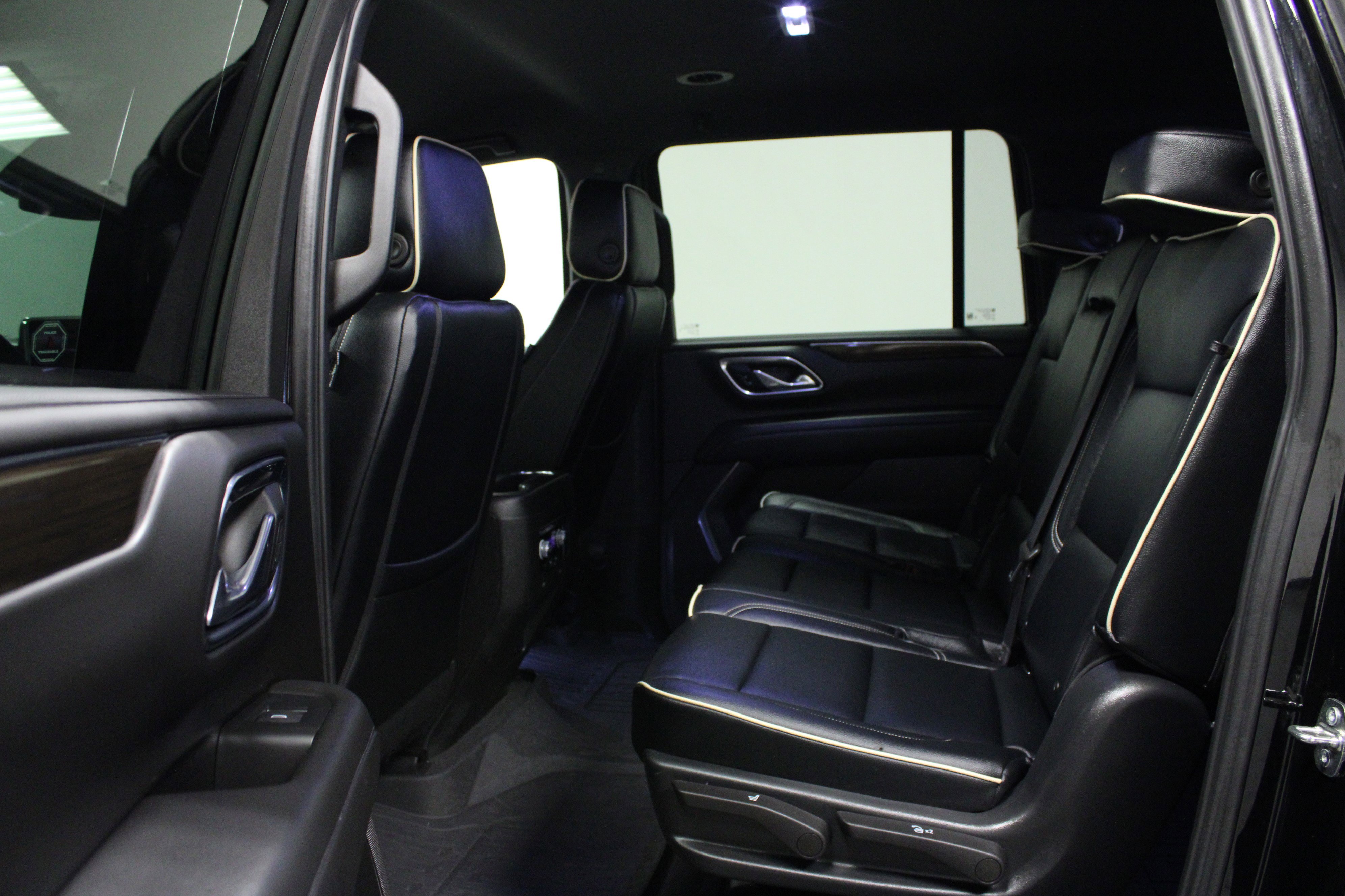 Used 2024 GMC Yukon XL SLE image 13