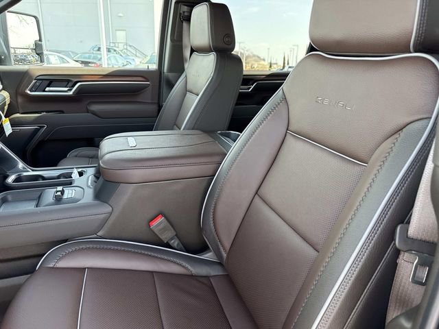 New 2026 GMC Sierra 3500 Denali w/ Denali Reserve Package image 18