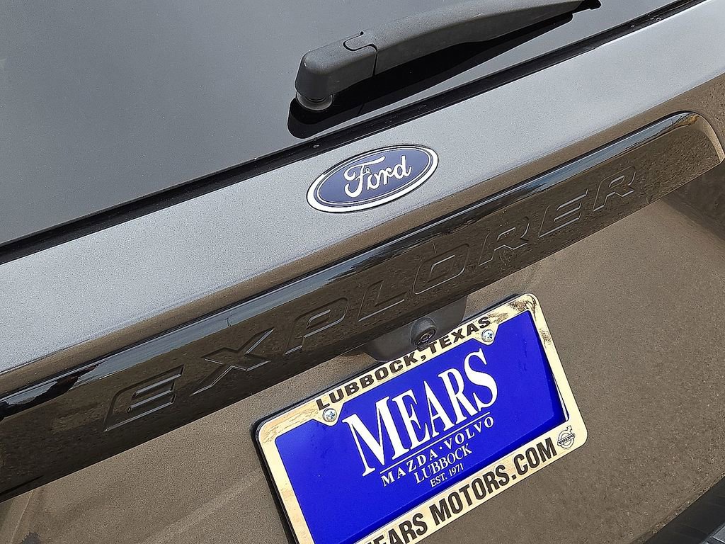 Used 2020 Ford Explorer ST w/ Premium Technology Package image 12