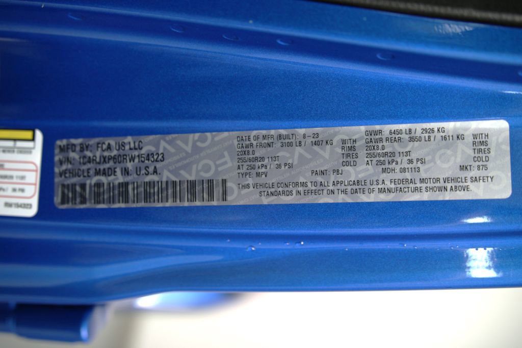 Used 2024 Jeep Wrangler Unlimited Sahara w/ Technology Group image 24