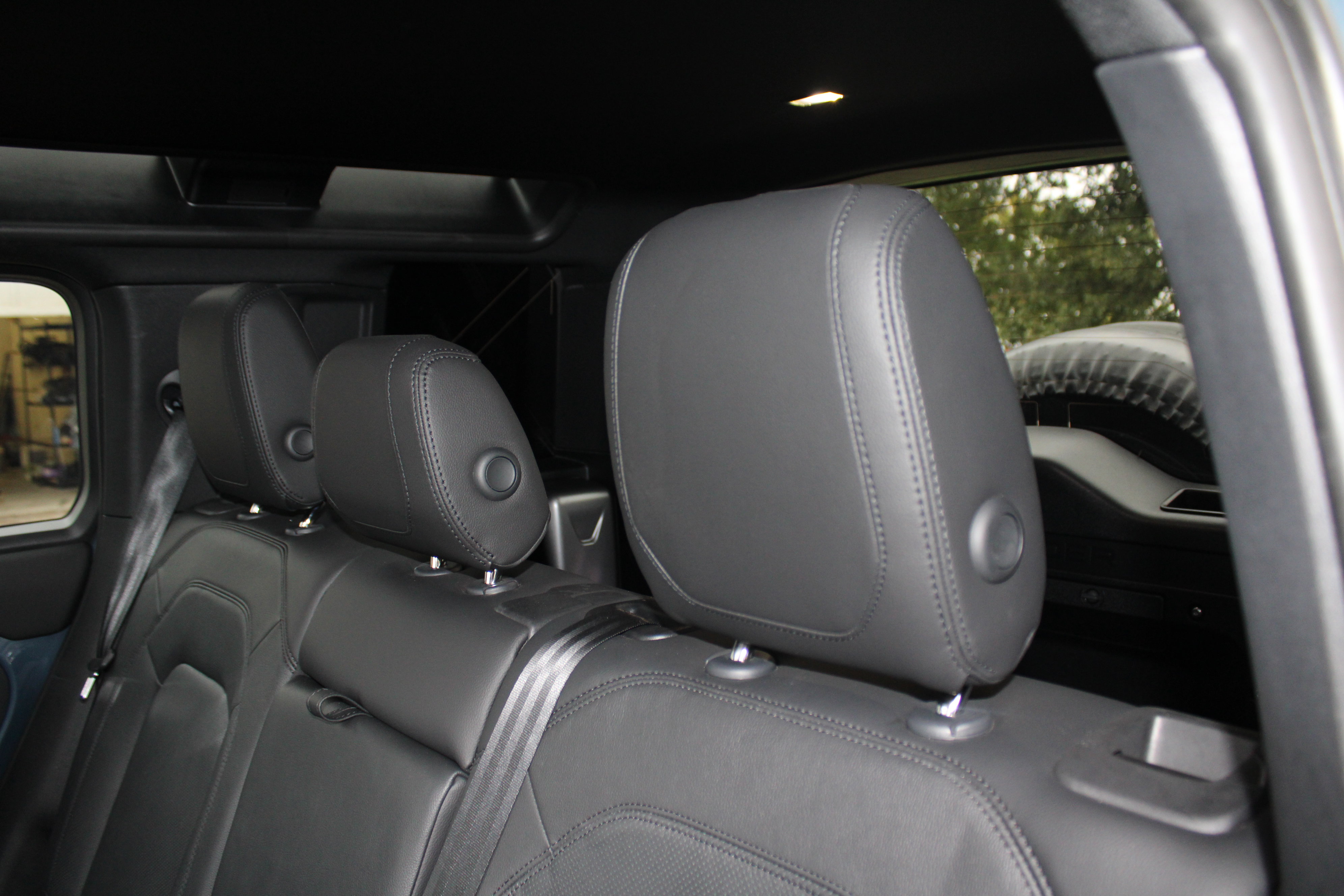 Used 2024 Land Rover Defender 110 S image 38