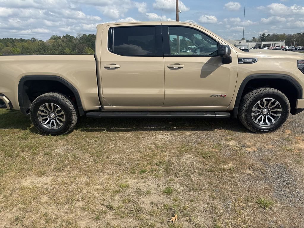 Used 2023 GMC Sierra 1500 AT4 w/ AT4 Preferred Package image 4