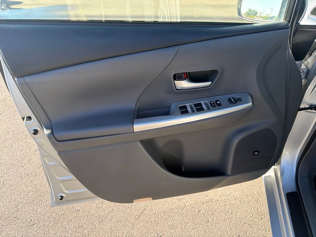 Used 2014 Toyota Prius V Five FWD image 23