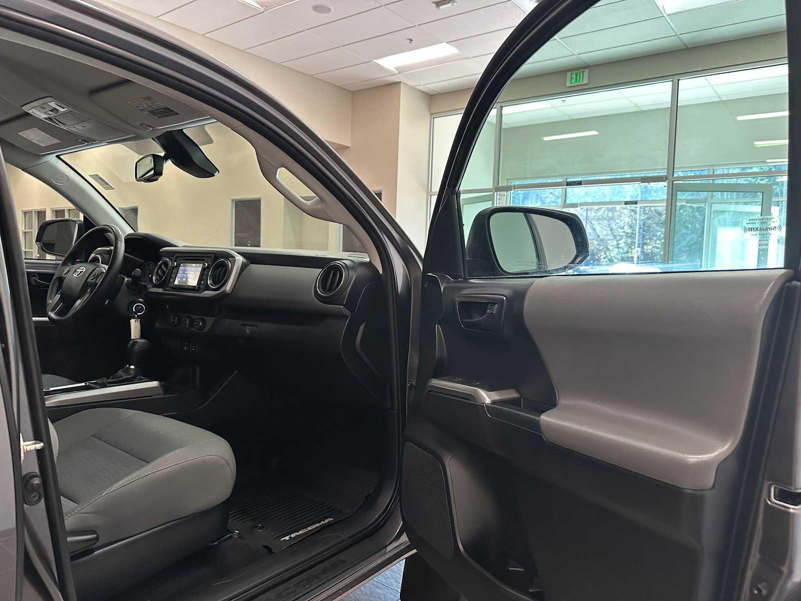 Used 2019 Toyota Tacoma SR5 RWD image 29