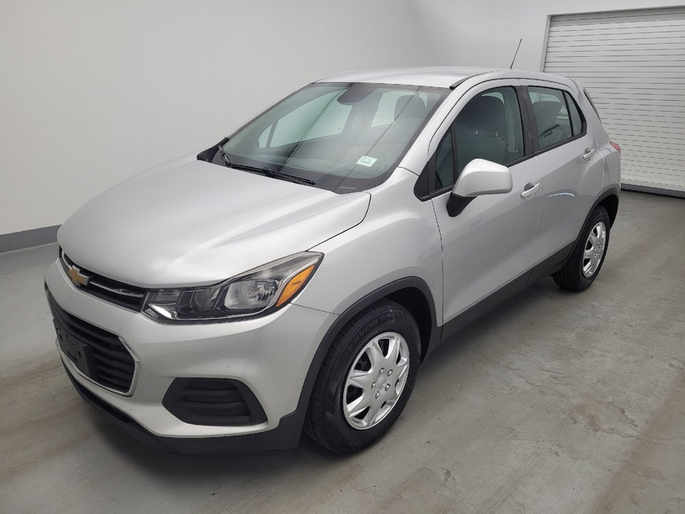 Used 2017 Chevrolet Trax LS FWD image 2