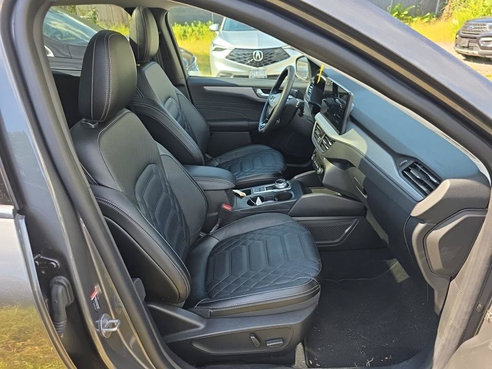 Certified 2023 Ford Escape SE w/ PHEV Premium Package FWD image 5