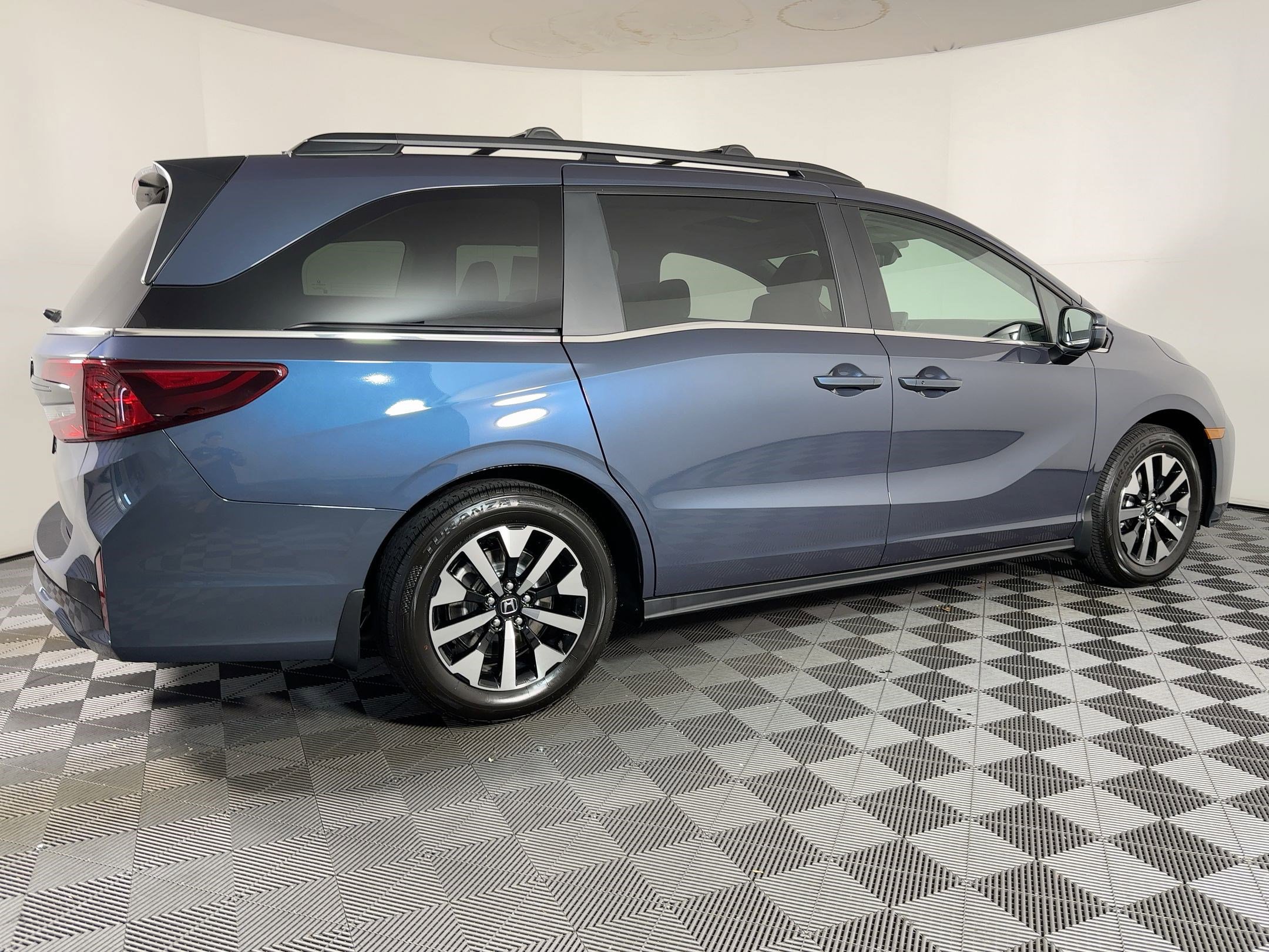 New 2026 Honda Odyssey EX-L image 8