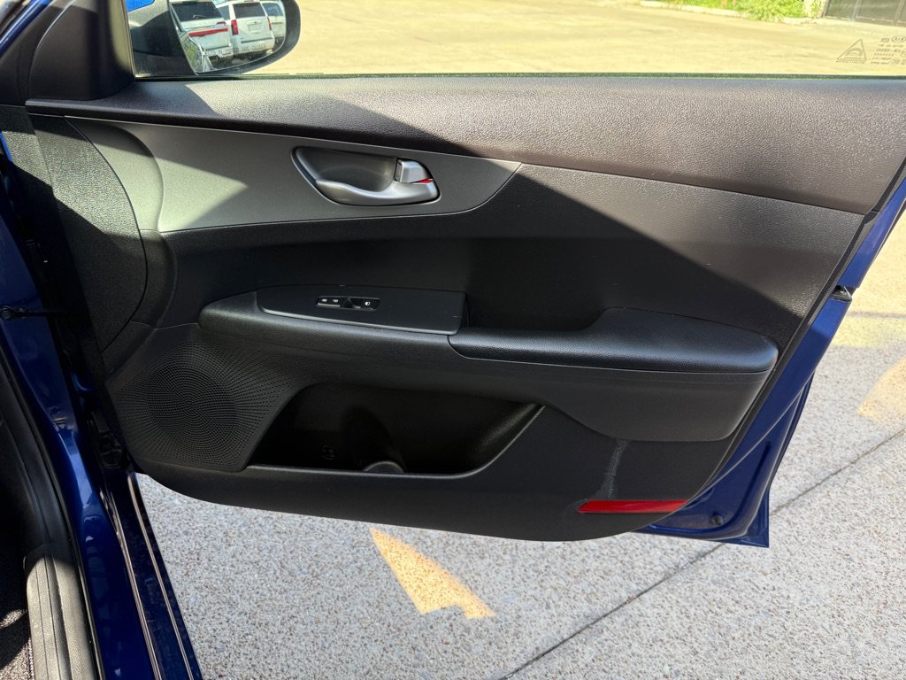 Used 2021 Kia Forte LXS FWD image 22