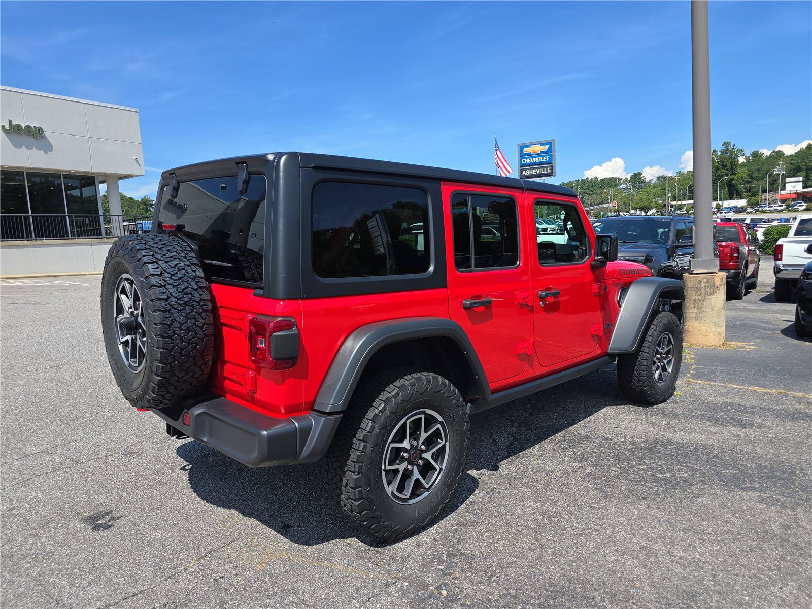 Used 2026 Jeep Wrangler Unlimited Rubicon AWD/4WD image 3