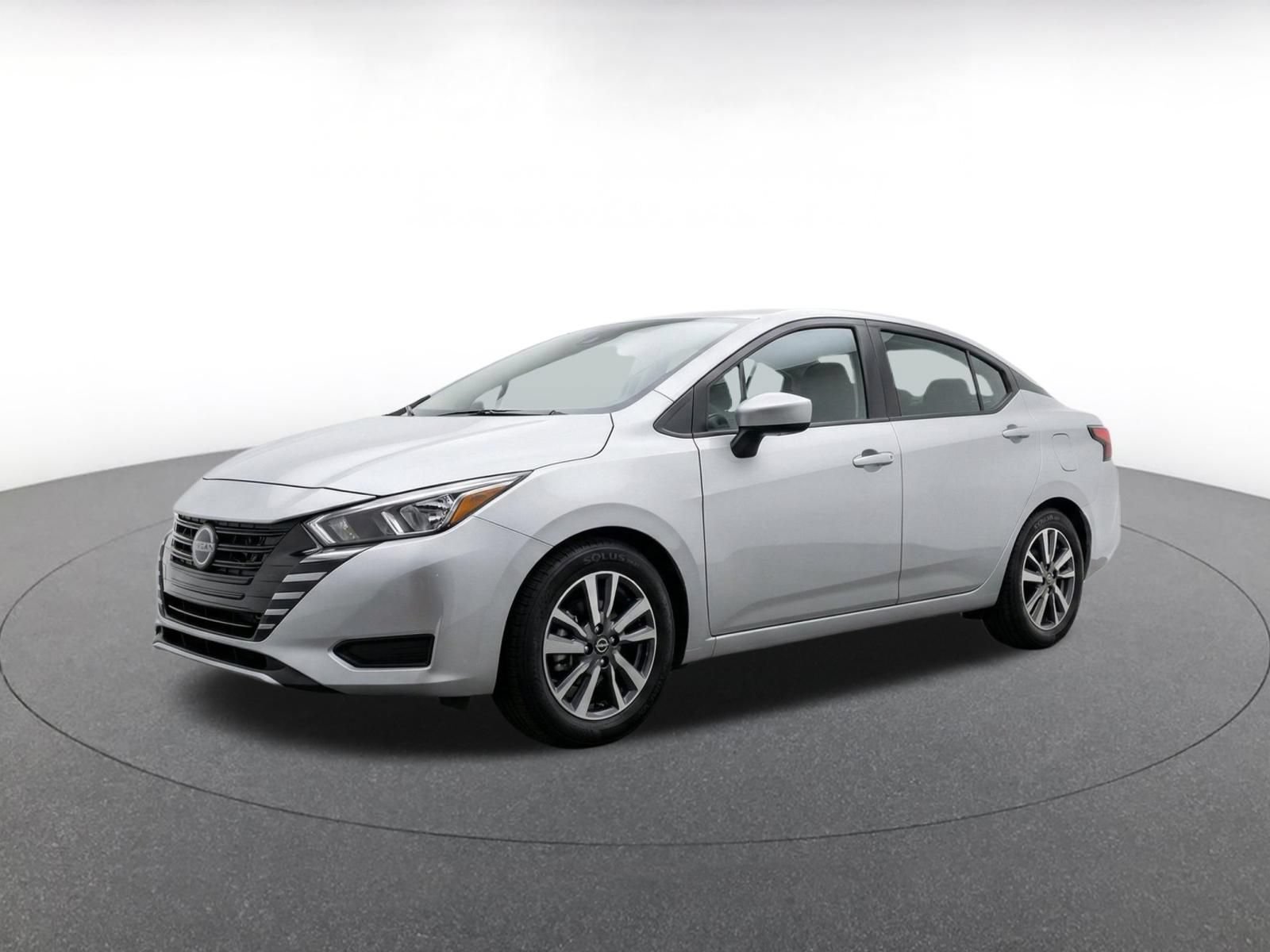 Used 2025 Nissan Versa SV FWD image 3