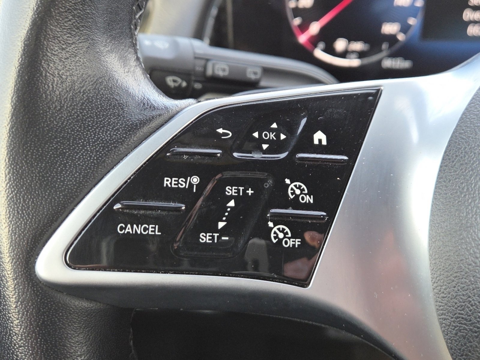 Used 2024 Mercedes-Benz GLB 250 image 5