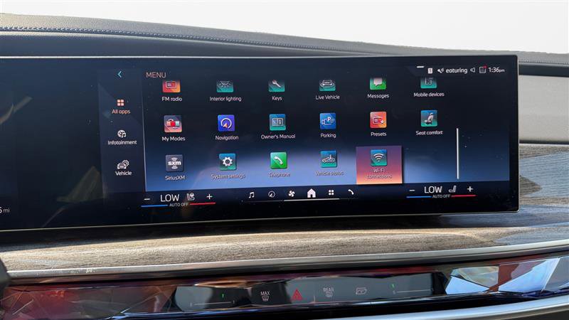 Used 2023 BMW i7 xDrive60 AWD/4WD image 25