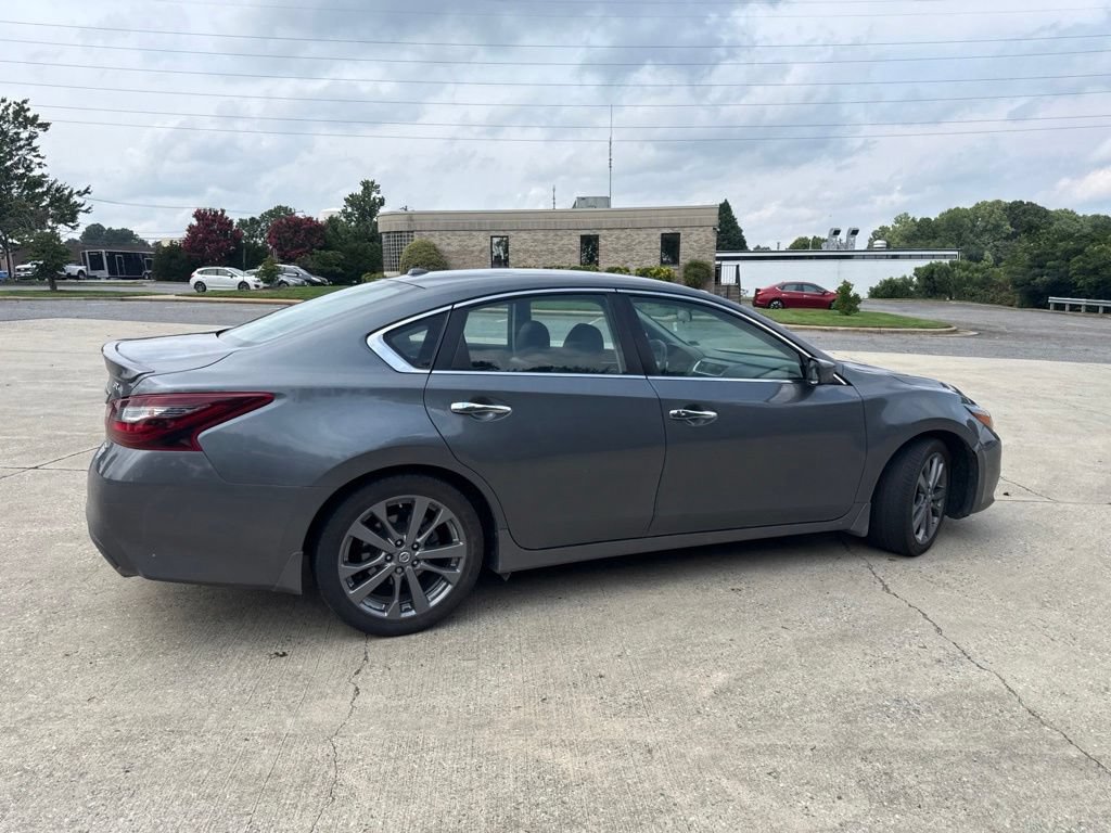Used 2018 Nissan Altima 2.5 SR w/ SR Special Edition FWD image 11
