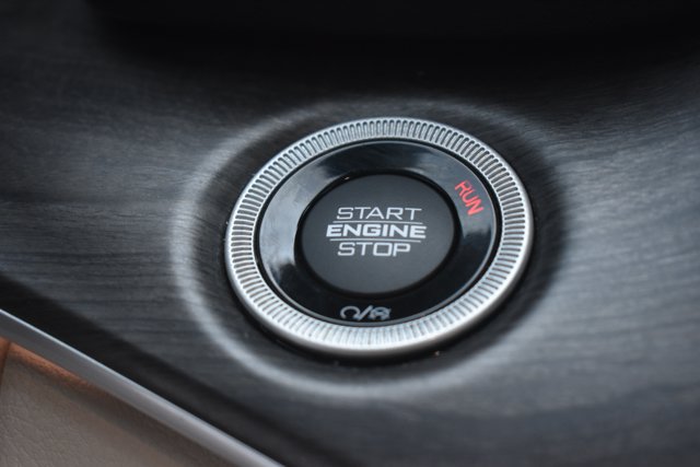 Used 2023 Jeep Grand Cherokee Limited RWD image 28