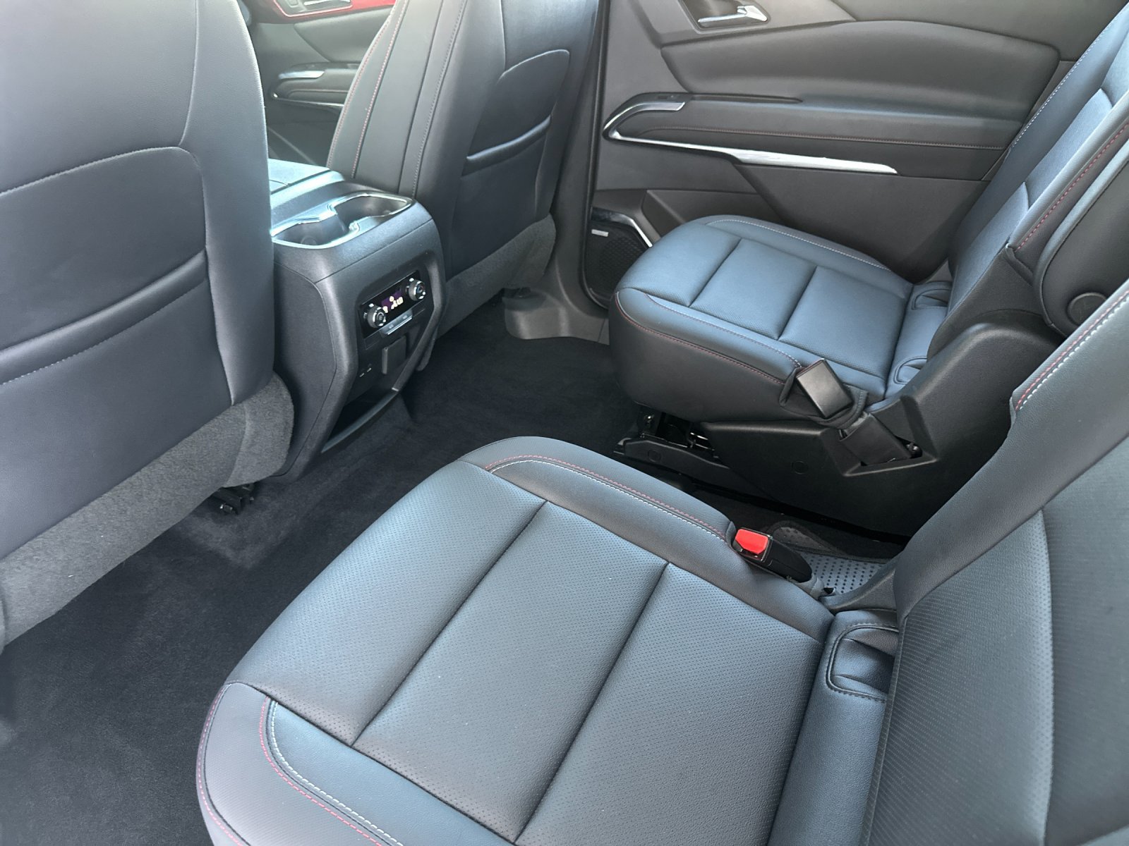 Used 2025 Chevrolet Traverse Z71 w/ Enhanced Driving Package AWD/4WD image 12