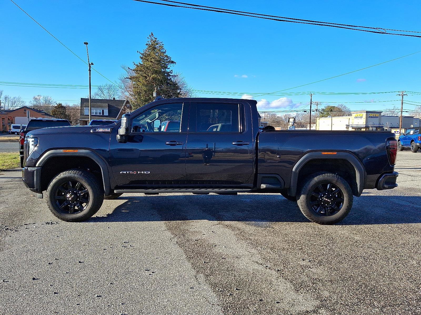 Used 2024 GMC Sierra 3500 AT4 w/ AT4 Premium Plus Package image 7