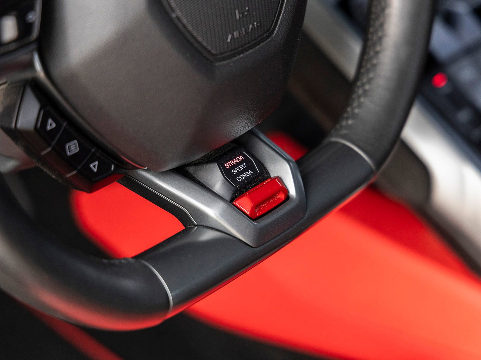 Used 2019 Lamborghini Huracan LP 580-2 image 36