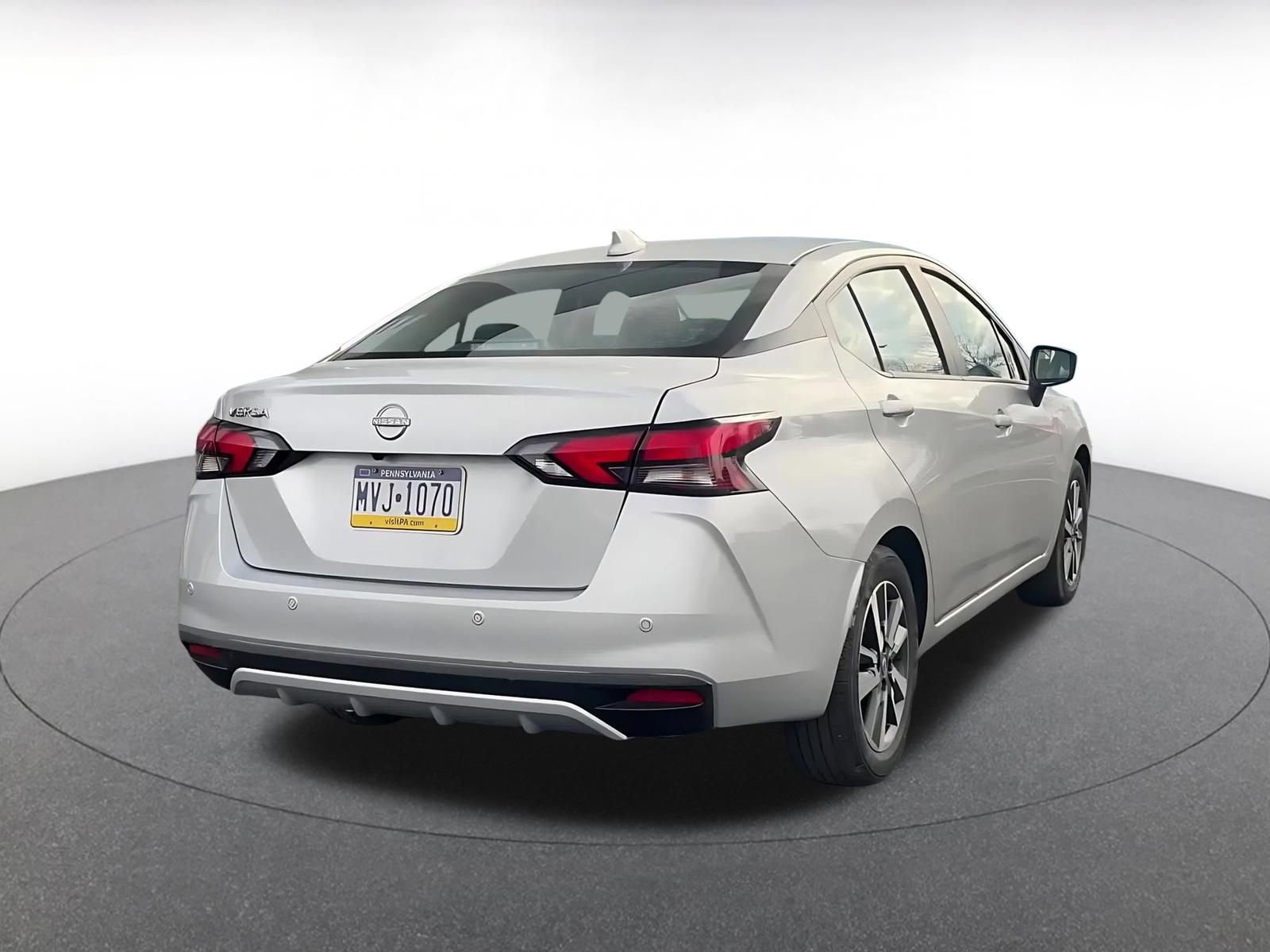 Used 2025 Nissan Versa SV FWD image 15