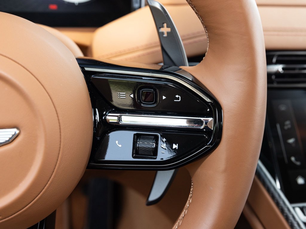 Used 2025 Aston Martin DB12 Convertible RWD image 29