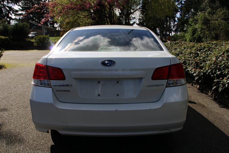 Used 2010 Subaru Legacy 2.5i AWD/4WD image 10