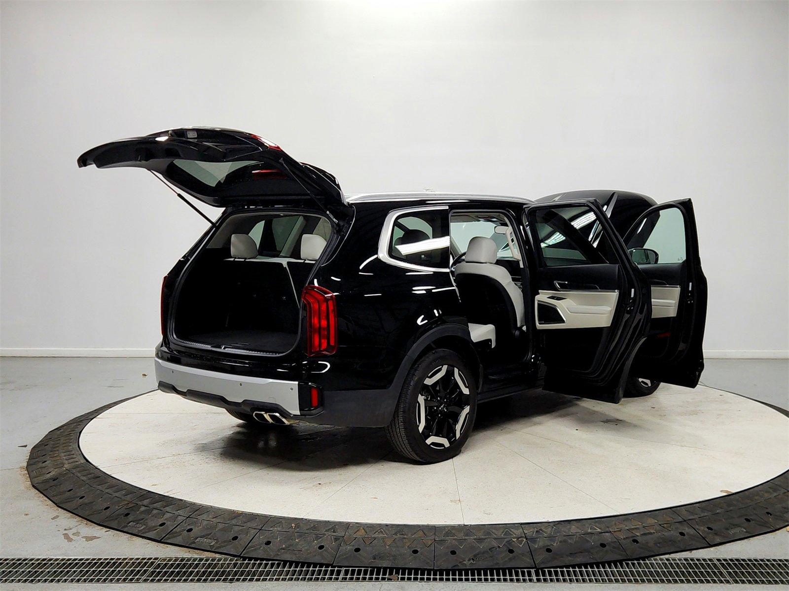 Used 2024 Kia Telluride S w/ S Sunroof Package image 15