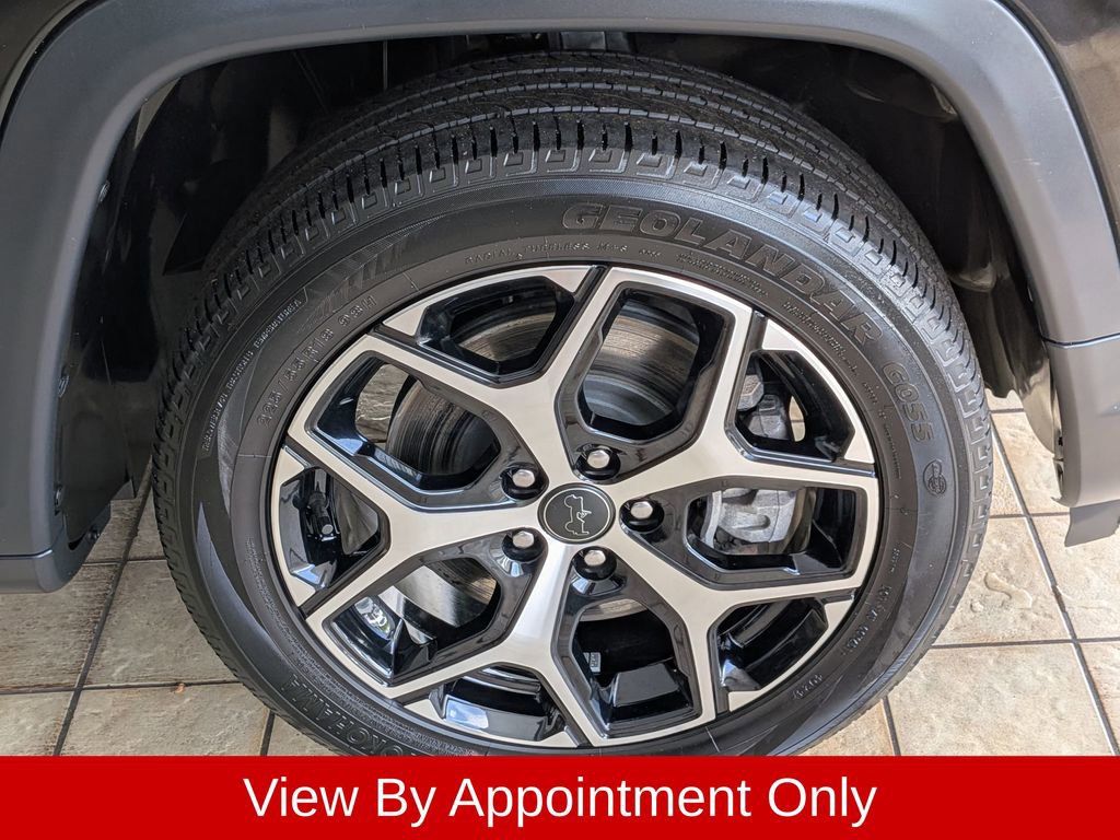 Used 2025 Jeep Compass Limited AWD/4WD image 30