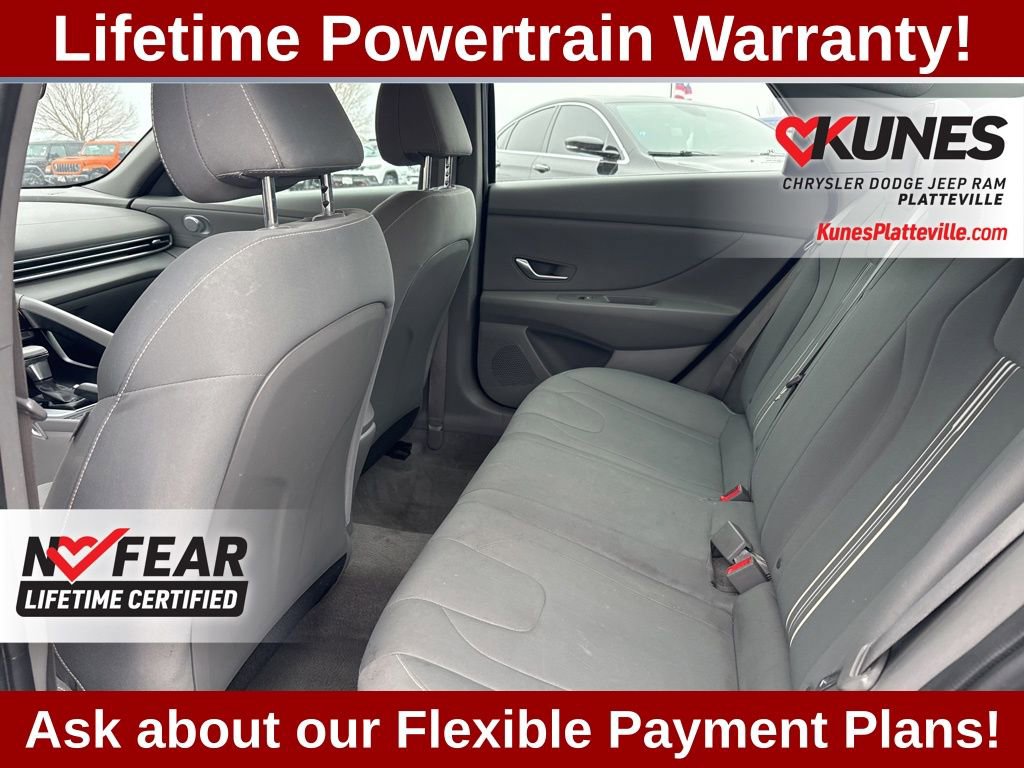 Used 2023 Hyundai Elantra SEL image 28