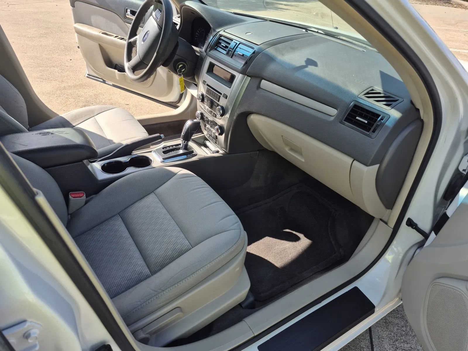 Used 2012 Ford Fusion SE FWD image 16