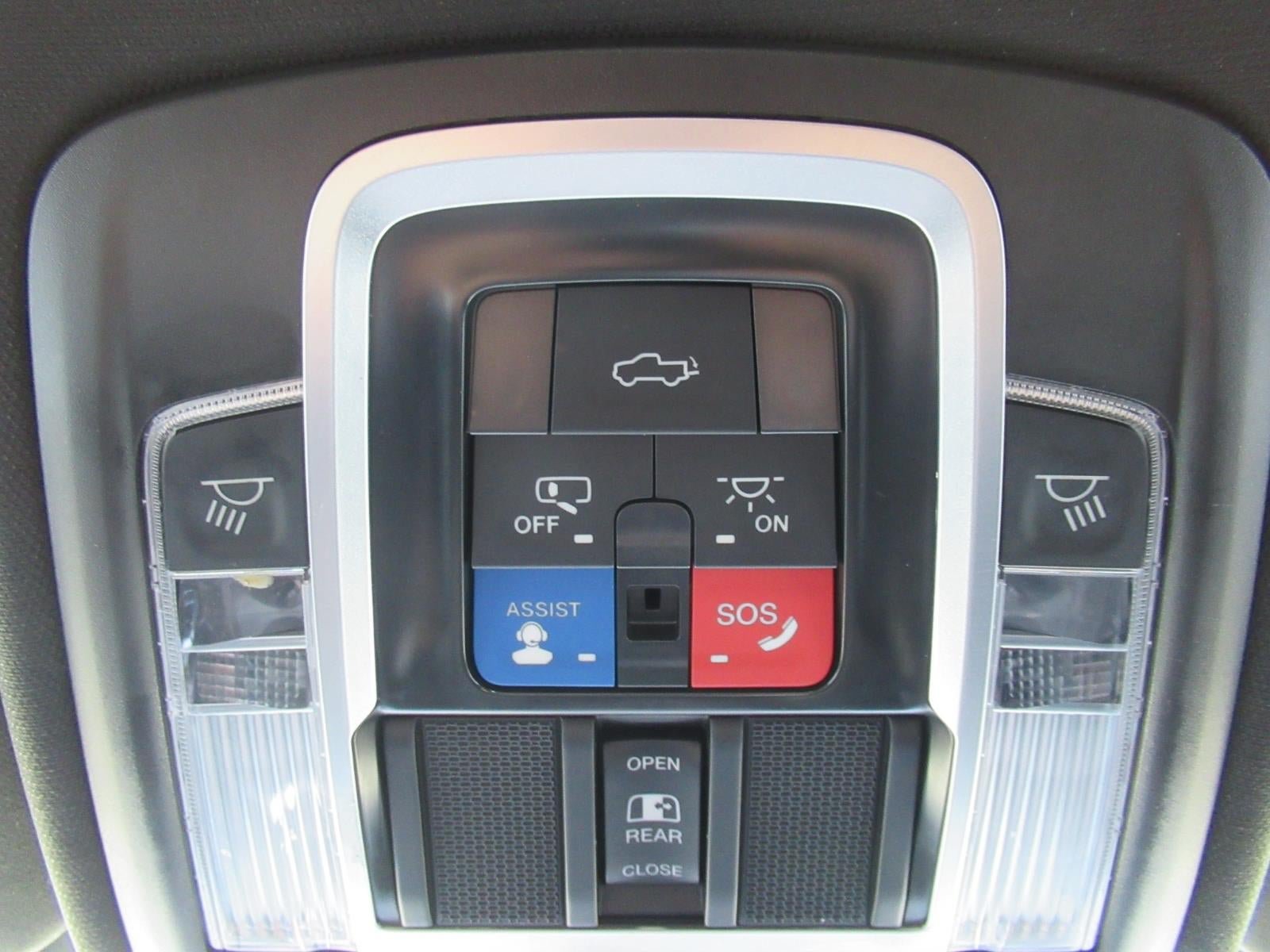 Used 2022 RAM 2500 Laramie w/ Night Edition AWD/4WD image 30