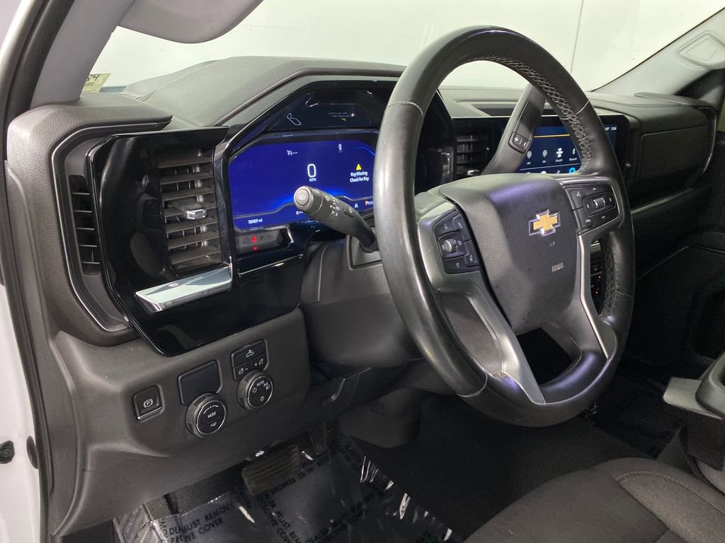 Used 2023 Chevrolet Silverado 1500 LT image 10