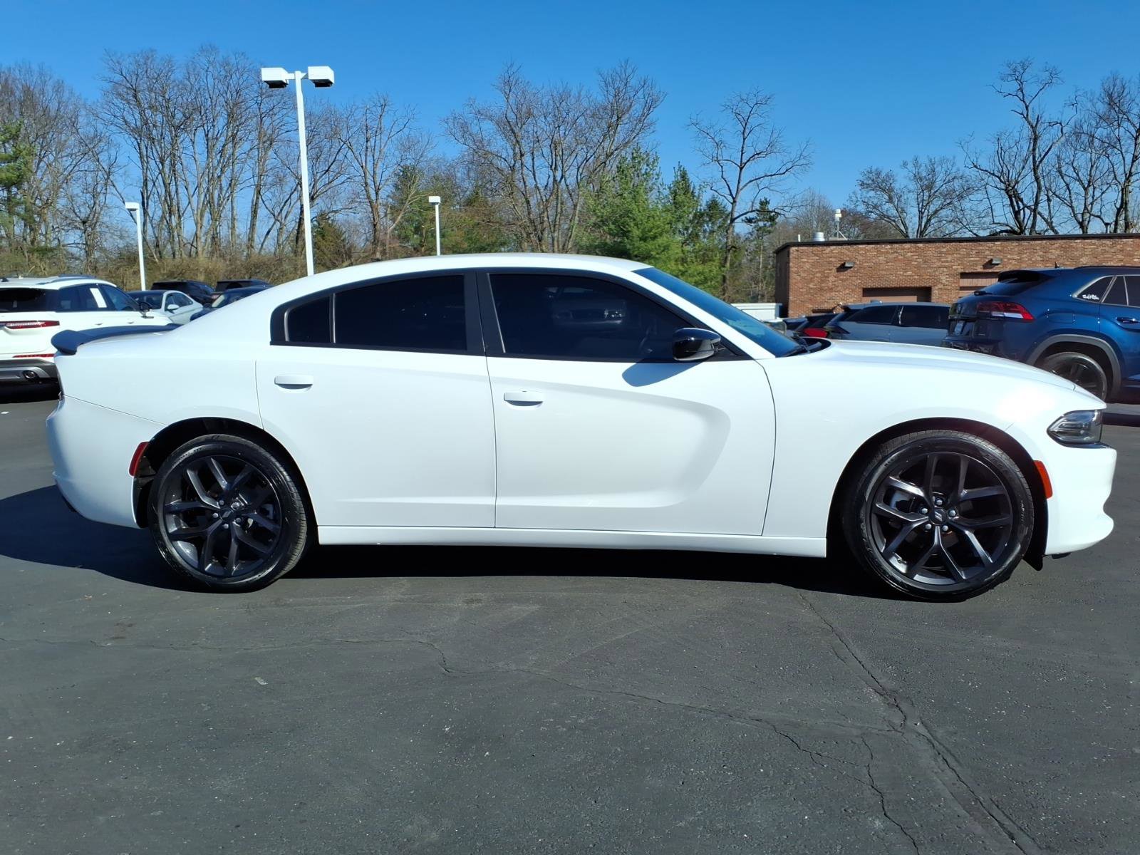 Used 2022 Dodge Charger SXT w/ Blacktop Package image 8