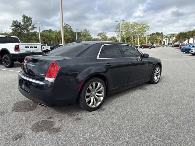 Used 2019 Chrysler 300 Touring L w/ Quick Order Package 22F RWD image 3