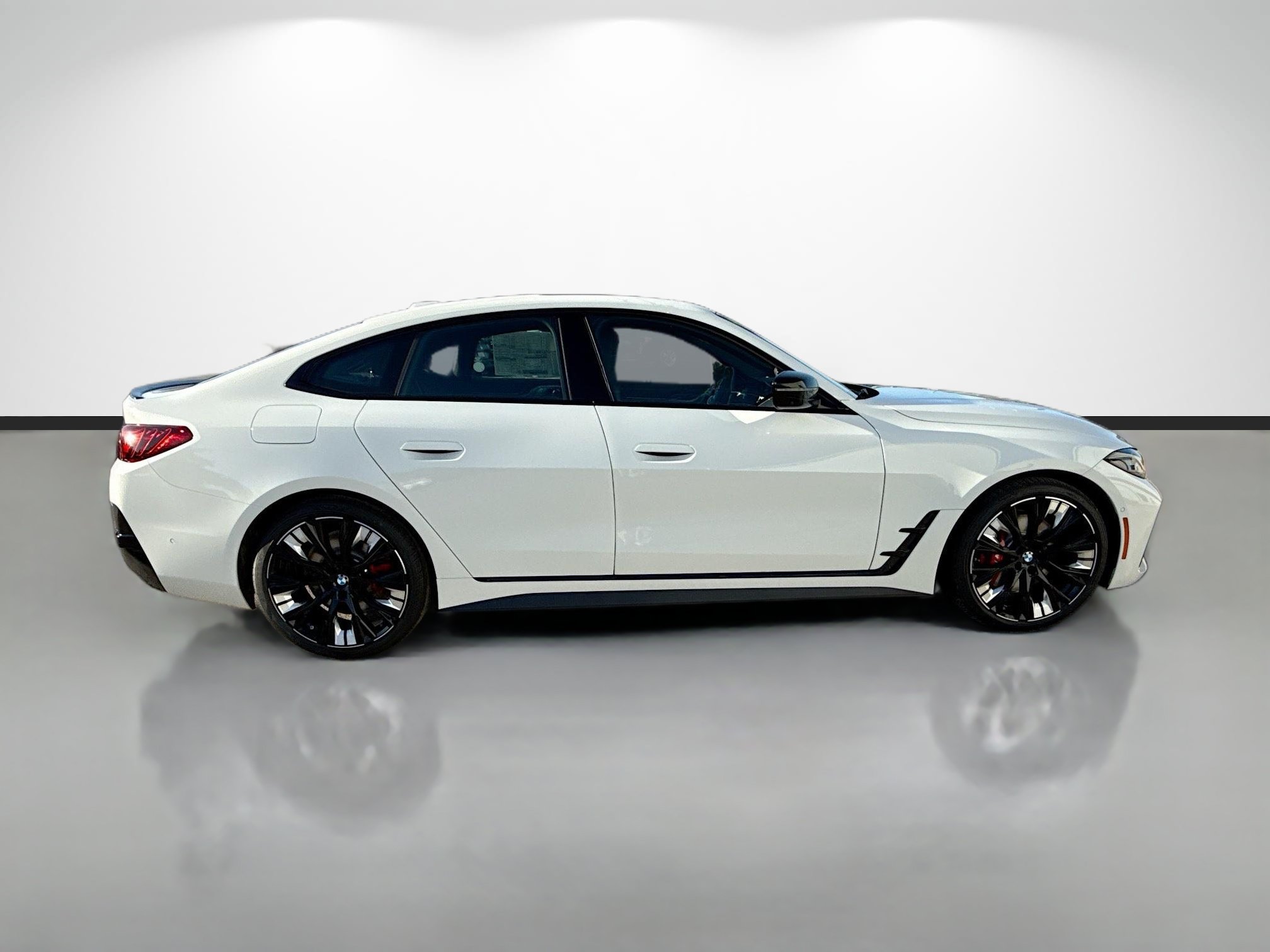New 2026 BMW 430i w/ M Sport Package RWD image 2