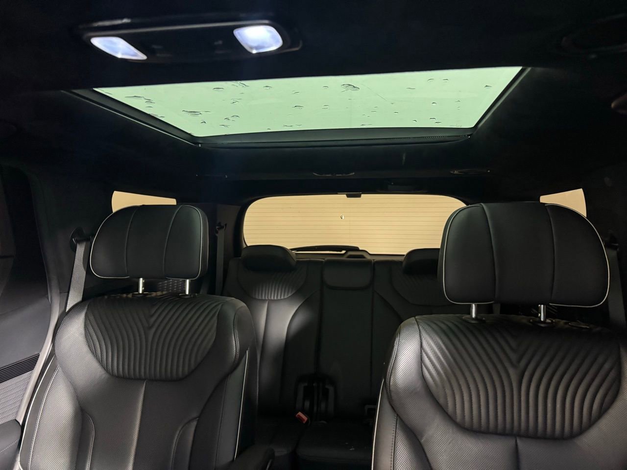 Used 2023 Hyundai Palisade Calligraphy image 4