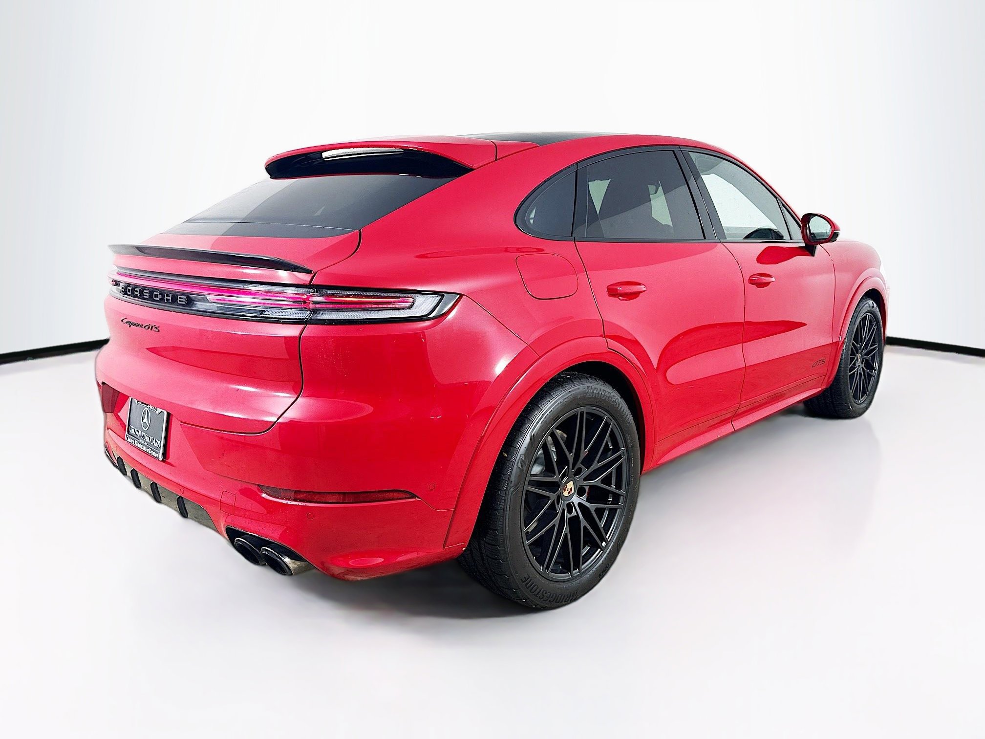 Used 2025 Porsche Cayenne GTS image 5