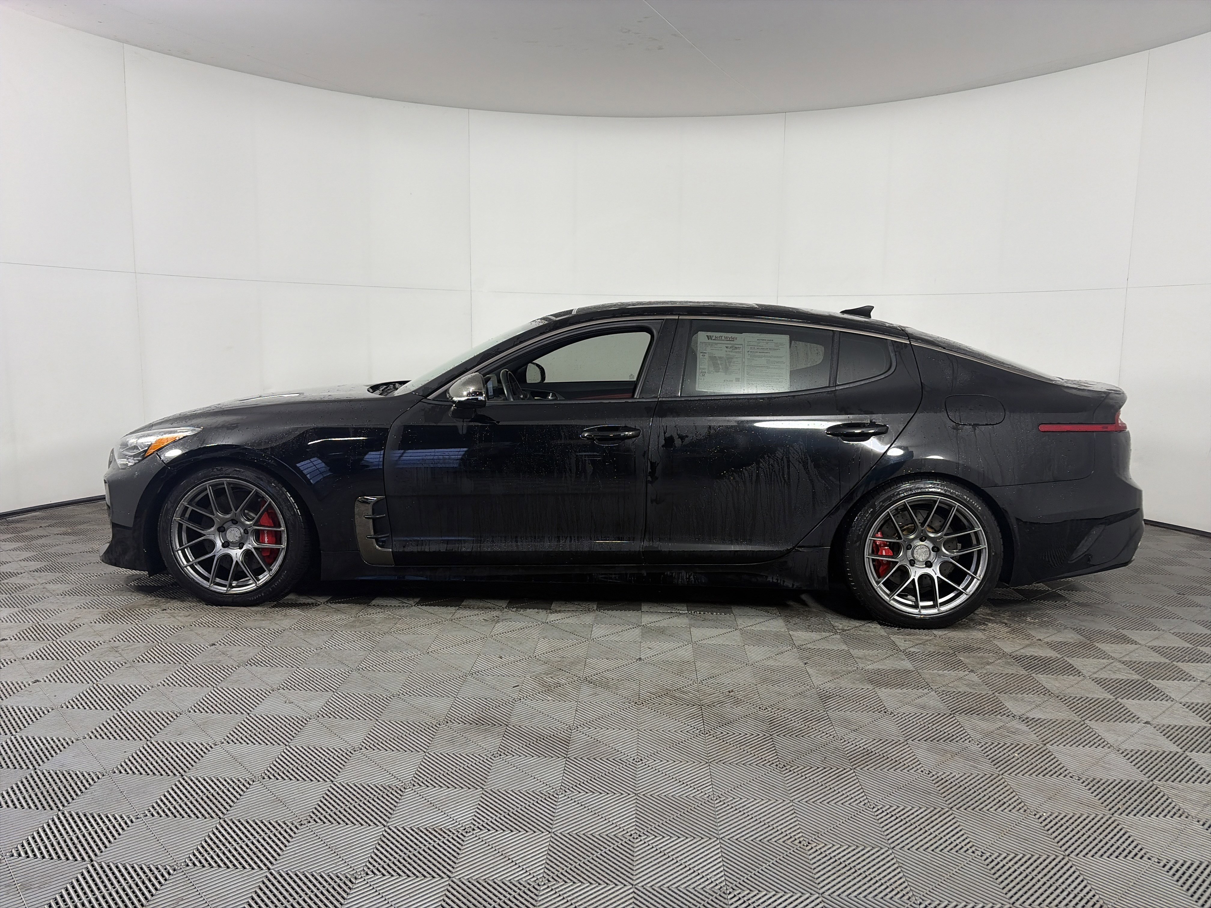 Used 2019 Kia Stinger GT2 image 11