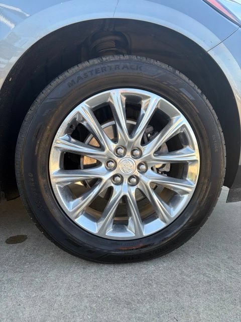 Used 2020 Buick Enclave Essence w/ Sound and Sites Package FWD image 13