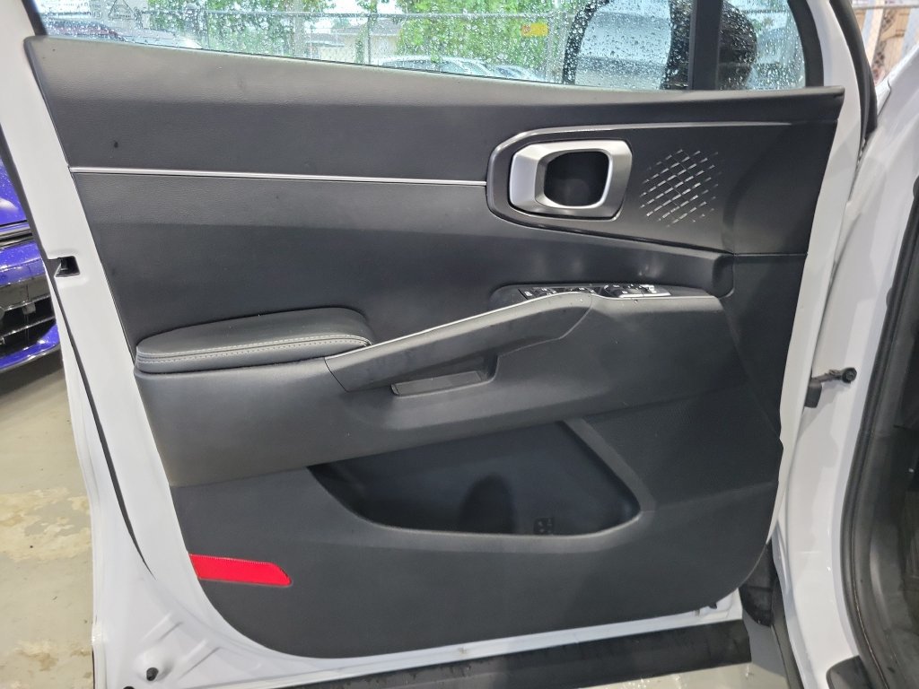 Used 2021 Kia Sorento S w/ Panoramic Sunroof Package FWD image 15