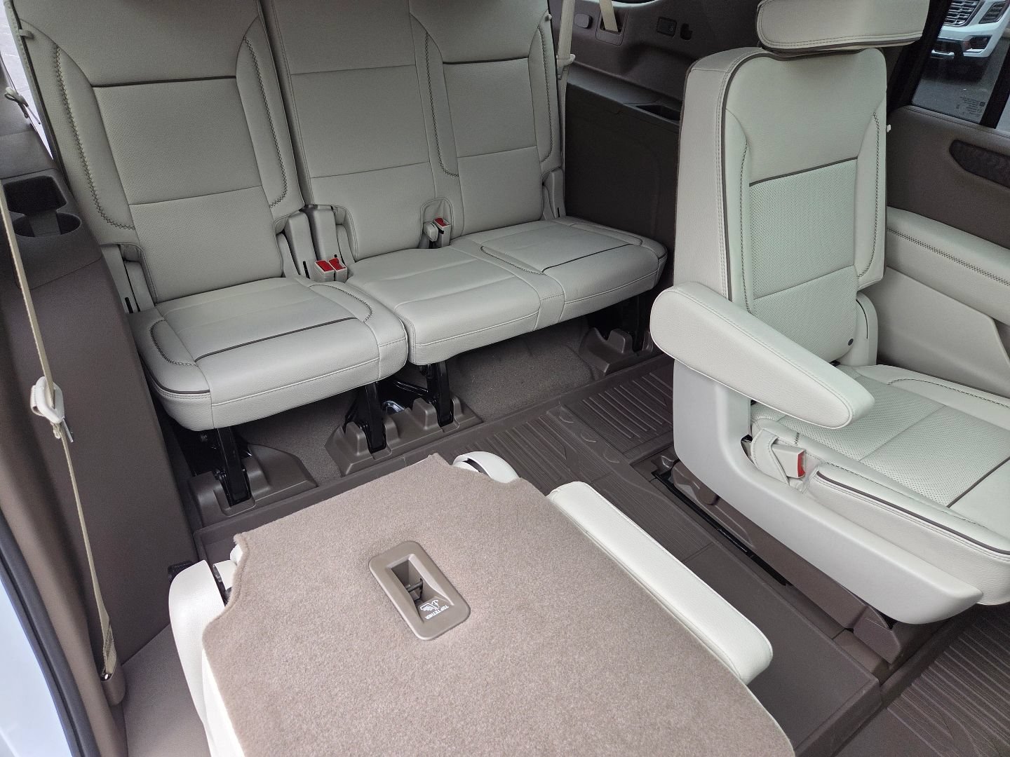 New 2026 GMC Yukon XL Denali w/ Denali Reserve Package AWD/4WD image 26