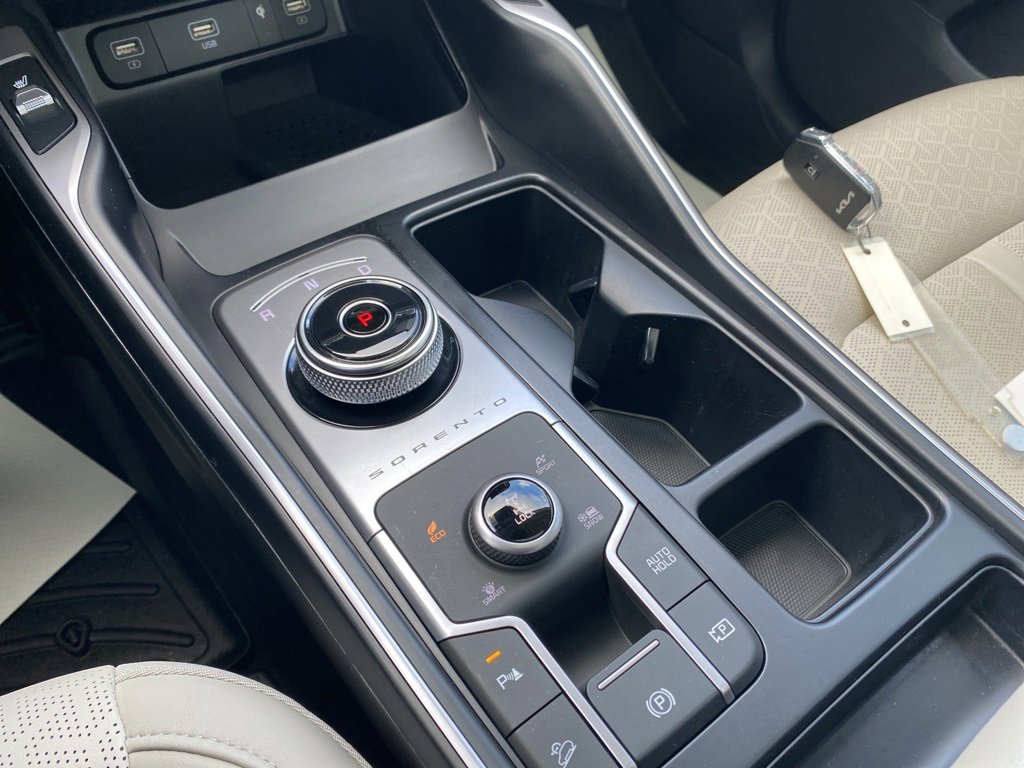 Used 2022 Kia Sorento EX w/ Panoramic Sunroof Package image 33