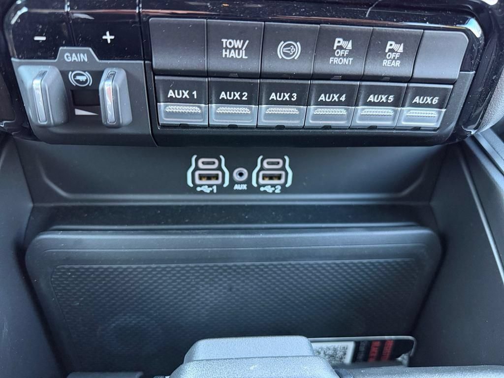 New 2026 RAM 2500 Big Horn AWD/4WD image 25