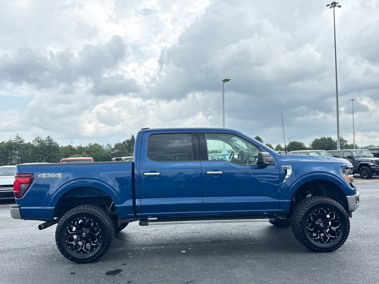 Used 2024 Ford F150 XLT AWD/4WD image 2