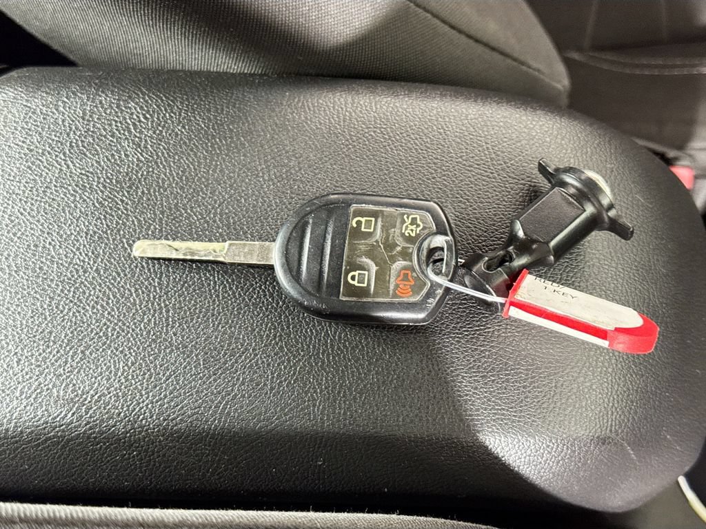 Used 2015 Ford Fiesta SE FWD image 33