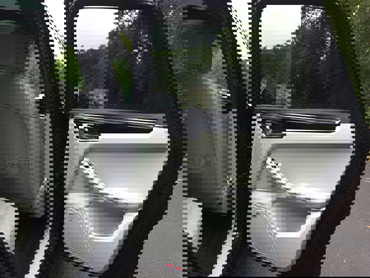 Used 2023 Porsche Macan image 24