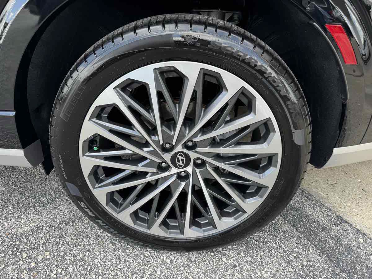 Used 2026 Hyundai Palisade Calligraphy AWD/4WD image 38