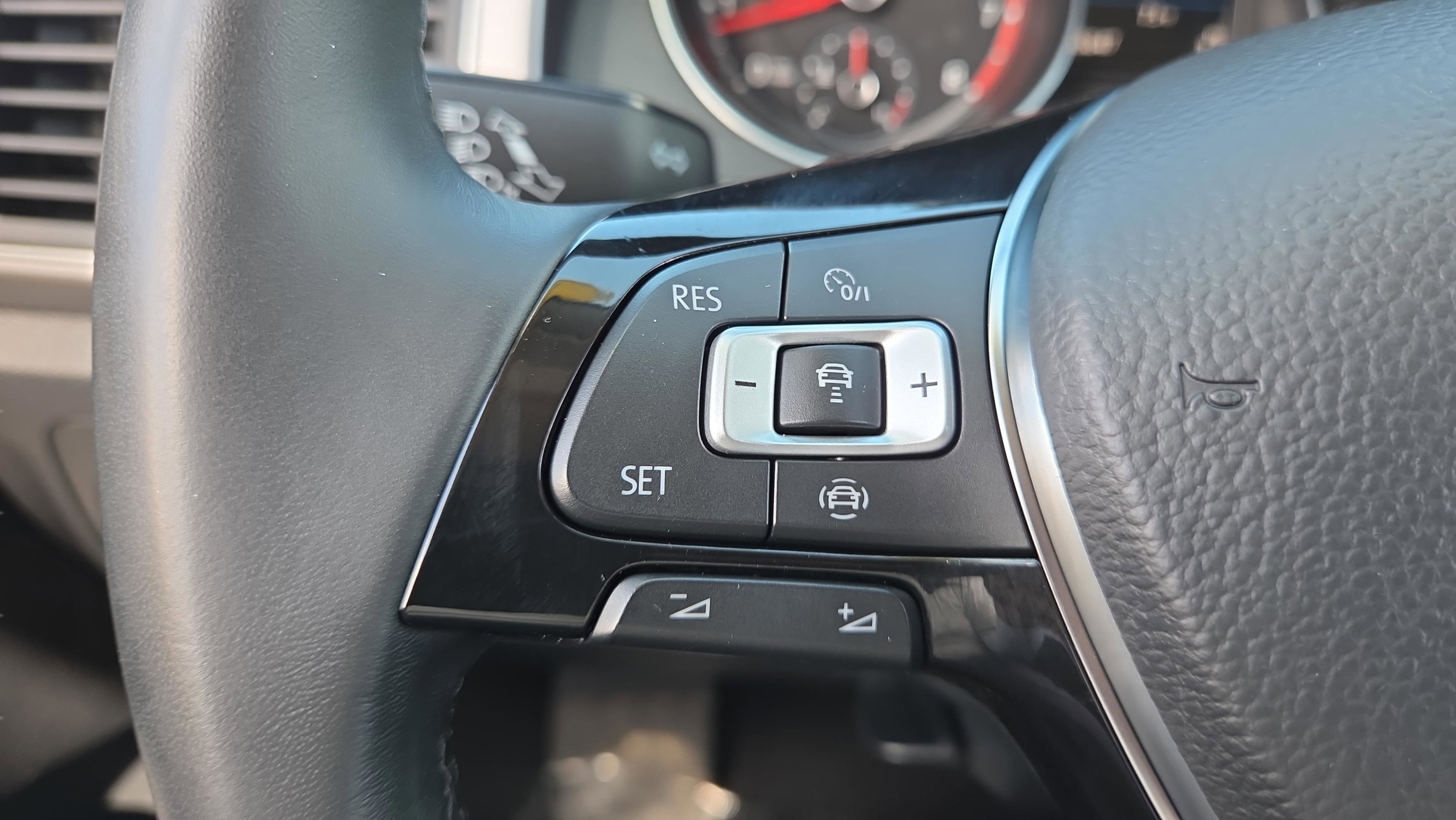 Used 2019 Volkswagen Atlas SE w/ Towing Package FWD image 24