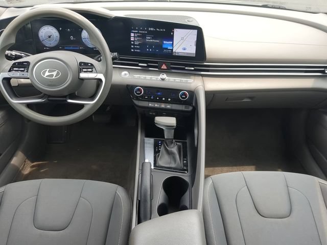 Used 2024 Hyundai Elantra SEL FWD image 13