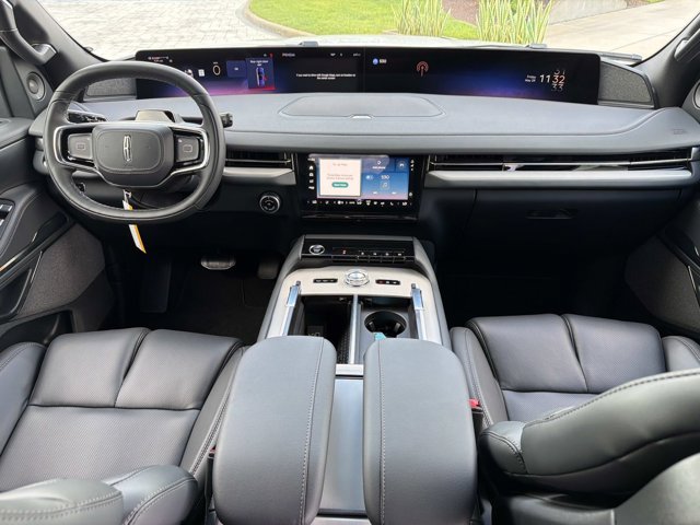 New 2026 Lincoln Navigator Reserve w/ Jet Appearance Package AWD/4WD image 22
